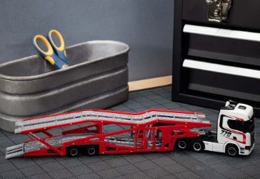 Hot Wheels Elite 64 Scania 770 S Tractor Trailer